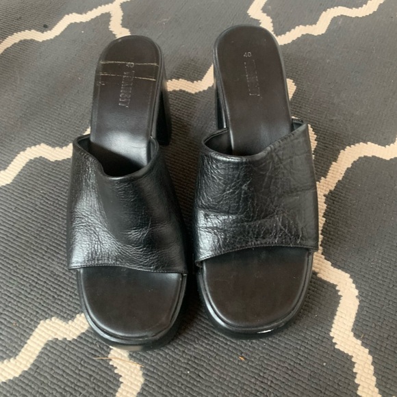 Black Women's Heeled Shoes - Picture 2 of 4